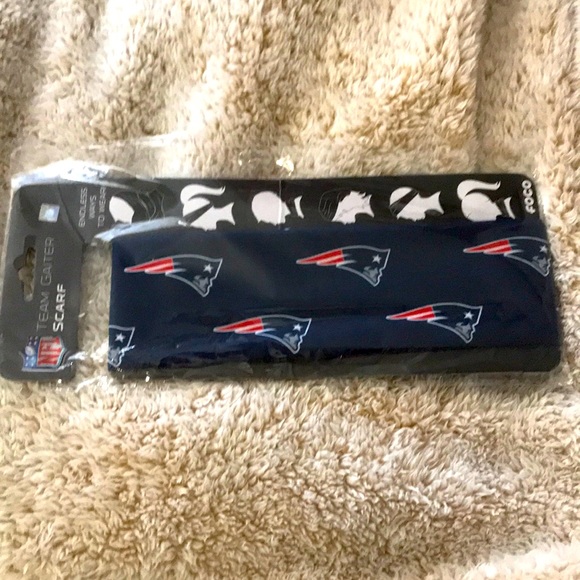 New Patriots team gaiter scarf